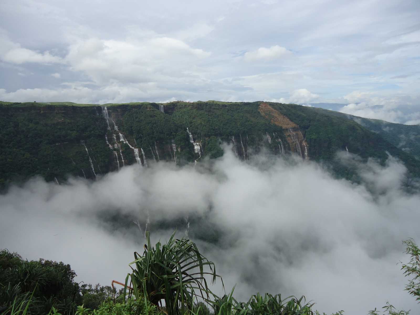 3 Nights 4 Days Meghalaya Tour Package Gallery